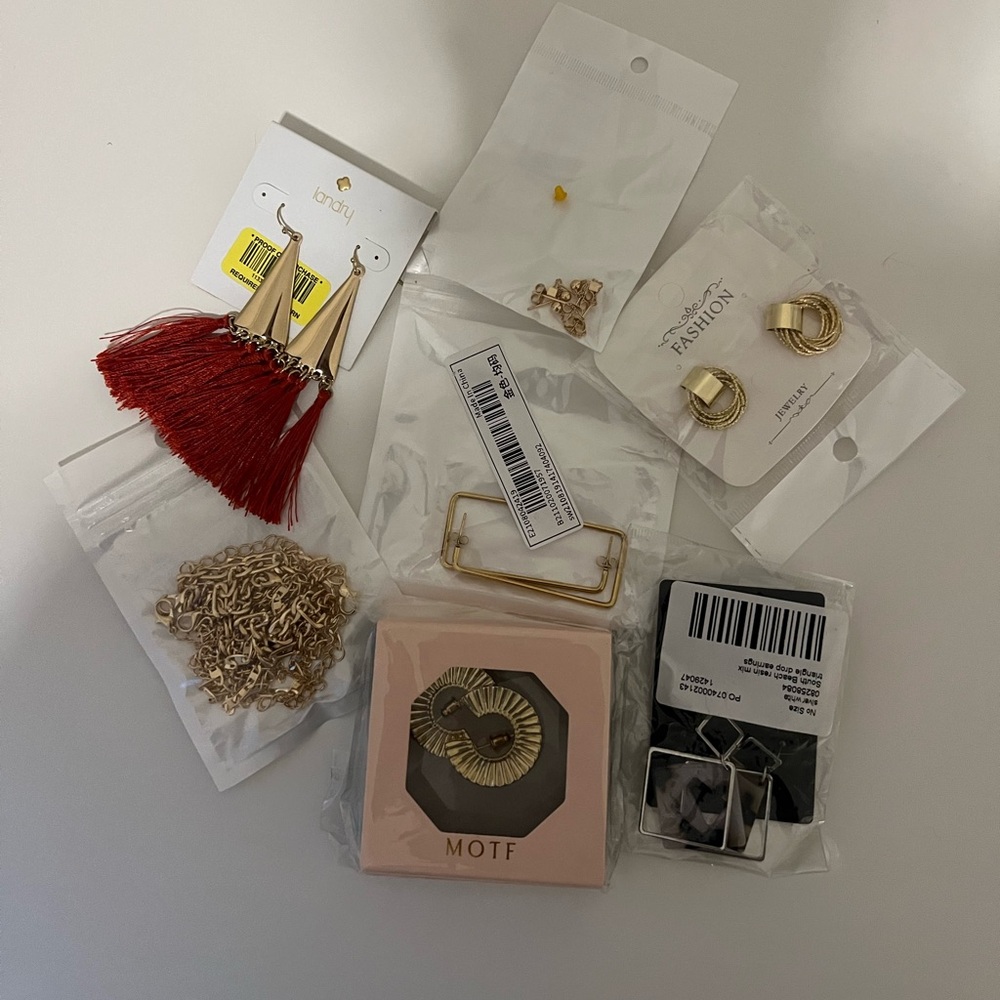 Assorted earrings and anklets